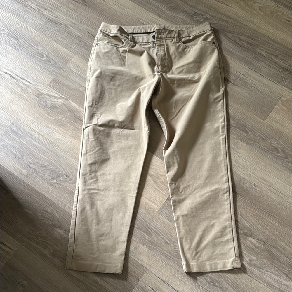 Men's lululemon khaki Pants
